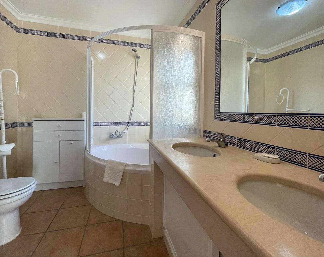 Moradia T3 Aguia Marina, Com Piscina E Bbq Villa Albufeira Kültér fotó
